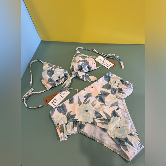 ✨ Billabong x Salty Blonde Maui Rider Bikini Set - NWT - Size detailed below ✨ - Picture 10 of 16